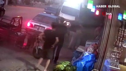 Bıçaklı saldırganı mahallelinin elinden jandarma kurtardı