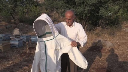 82 yaşındaki İbrahim Atak, 25 yıldır büyük tutkuyla arıcılık yapıyor