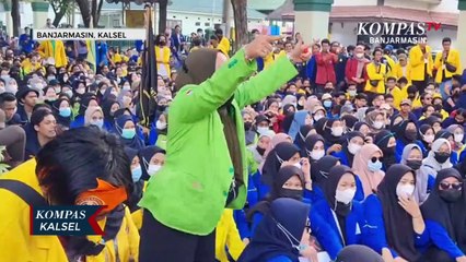 Saat Mahasiswi Berada di Baris Depan Aksi Save KPK Berhadapan dengan Para Polwan
