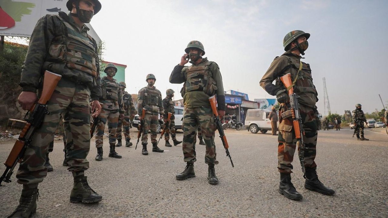 J&K: One terrorist killed in encounter with security forces