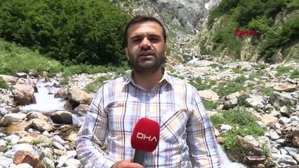 BURSA SİYAH AKAN NİLÜFER ÇAYI KAYNAĞINDA, İÇİLEBİLECEK KADAR TEMİZ