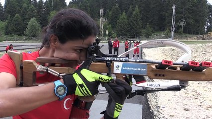 BOLU - Milli biatloncular şampiyonalarda madalya hedefi için ter döküyor