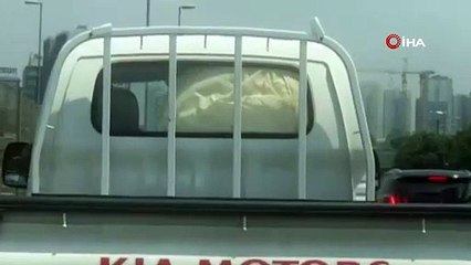 Yol isteyen sürücüye camdan silahını gösterdi