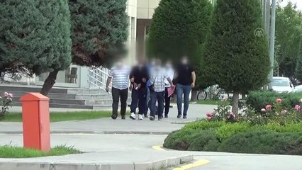 Kendilerinden haraç istediğini öne sürdükleri kişiyi bıçakla öldüren 2 kardeş tutuklandı