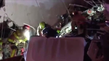 Florida'da çöken binanın enkazından bir çocuğun çıkarıldığı anlar kamerada
