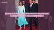 Au Pakistan, Kate Middleton rend hommage à Lady Di dans une somptueuse robe bleu ciel
