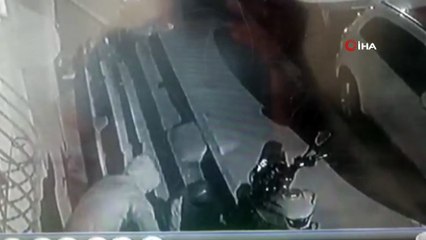 Esenyurt’ta motor hırsızlarının pişkinliği güvenlik kameralarına yansıdı