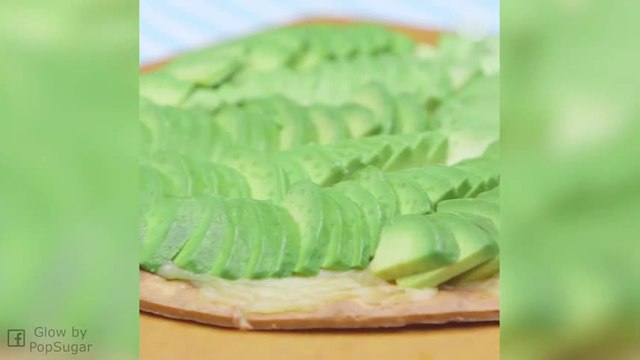 Une recette de pizza à l'avocat parfaite pour l'été