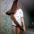 Une Russe aux cheveux très longs
