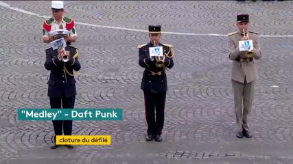 La fanfare militaire fait un reprise musicale surprenante