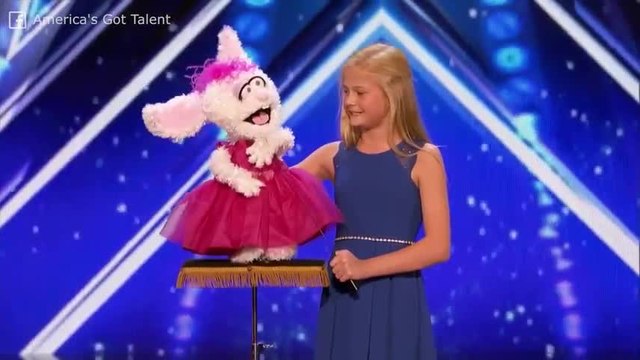 Le talent de cette jeune ventriloque va vous surprendre