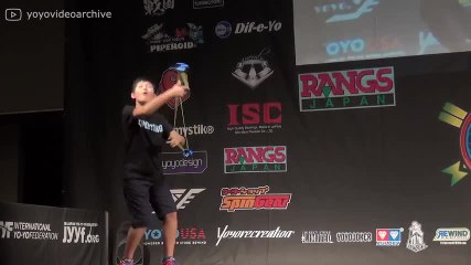 Avec lui, le yoyo est la plus cool des disciplines ! Impressionnant !