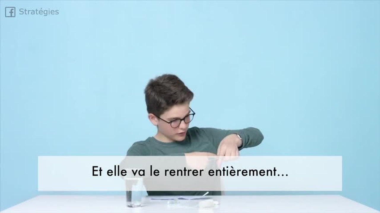 Ces jeunes garçons découvrent à quoi ressemble un tampon