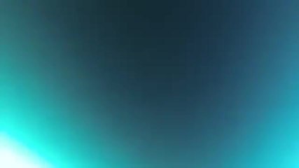 Un cargo passe au dessus d’un plongeur