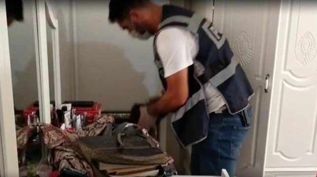 İzmir'de nitelikli dolandırıcılık ve yağma operasyonu: 15 gözaltı