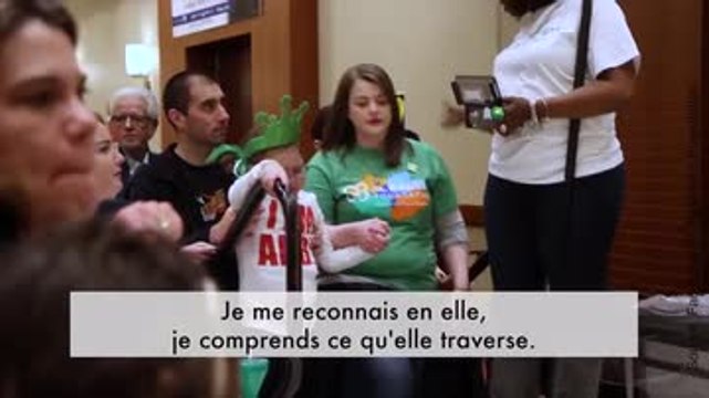 Elle se rase le crâne pour aider les enfants atteints de cancer