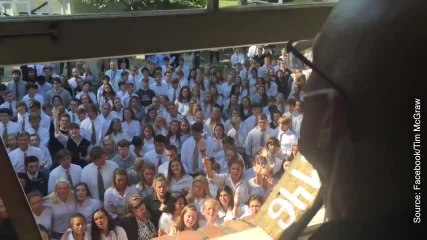 Le lycée entier vient soutenir un professeur atteint du cancer