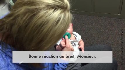 Adorable ! Ce bébé entend sa mère pour la première fois
