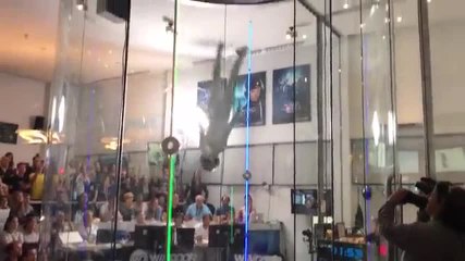 Danser dans un simulateur de chute libre