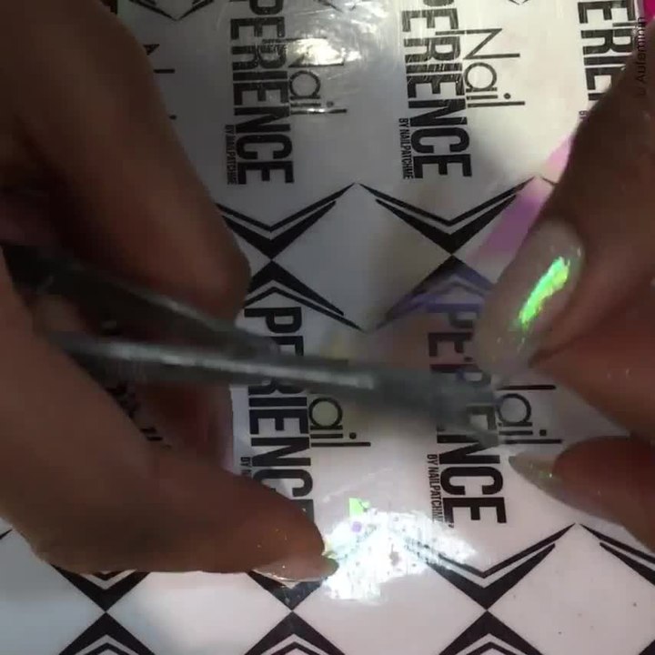 La nouvelle tendance nail art : le glass nail