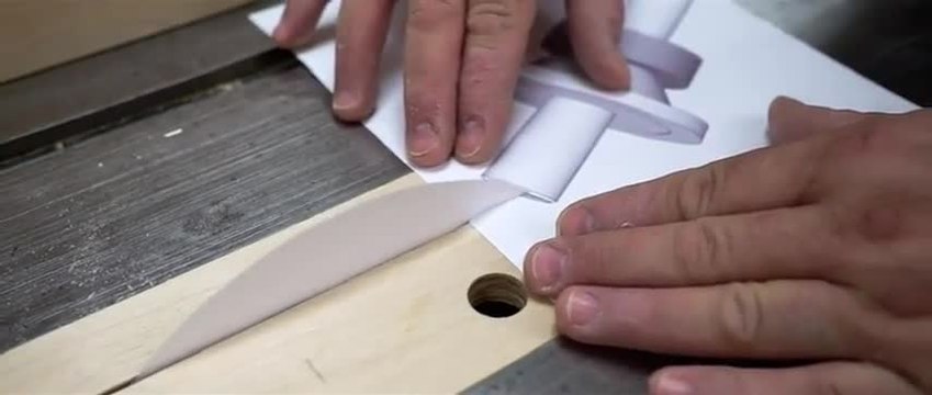 Découper du bois avec du papier