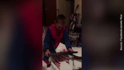 Il adopte son beau-fils pour Noël