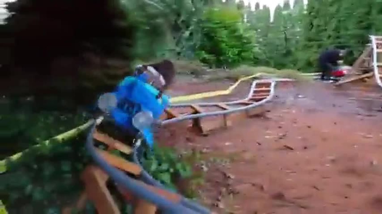Des montagnes russes dans son jardin