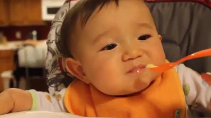 Ce bébé découvre la crème glacée