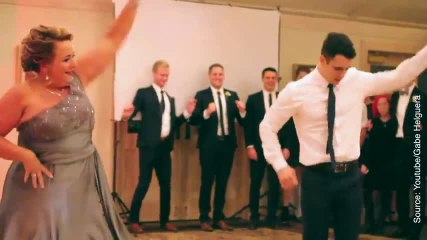 Une danse mère et fils originale