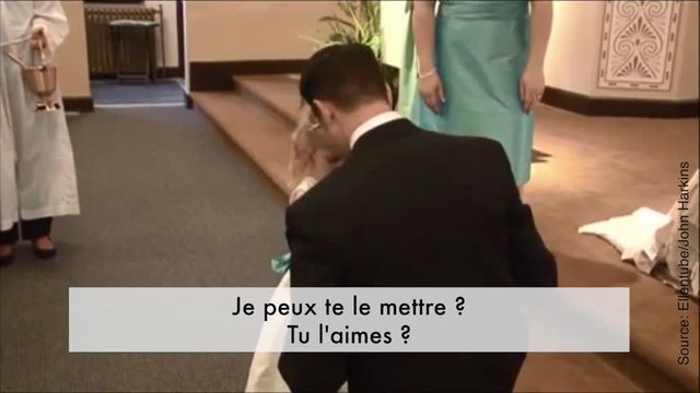 Il fait ses voeux de mariage à la fille de sa future femme
