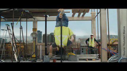 FR_160701-01-fat-pole-dancer