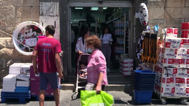 Israel retoma uso de máscaras em ambientes fechados