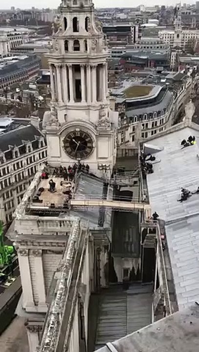 Tom Cruise Jumping Off A Building