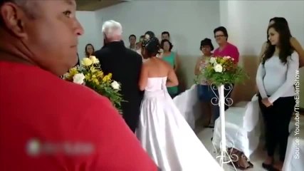 EPIC FAIL la trompette pendant la marche de la mariée