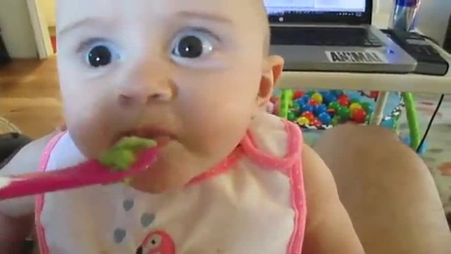Cette petite fille n’aime pas l’avocat