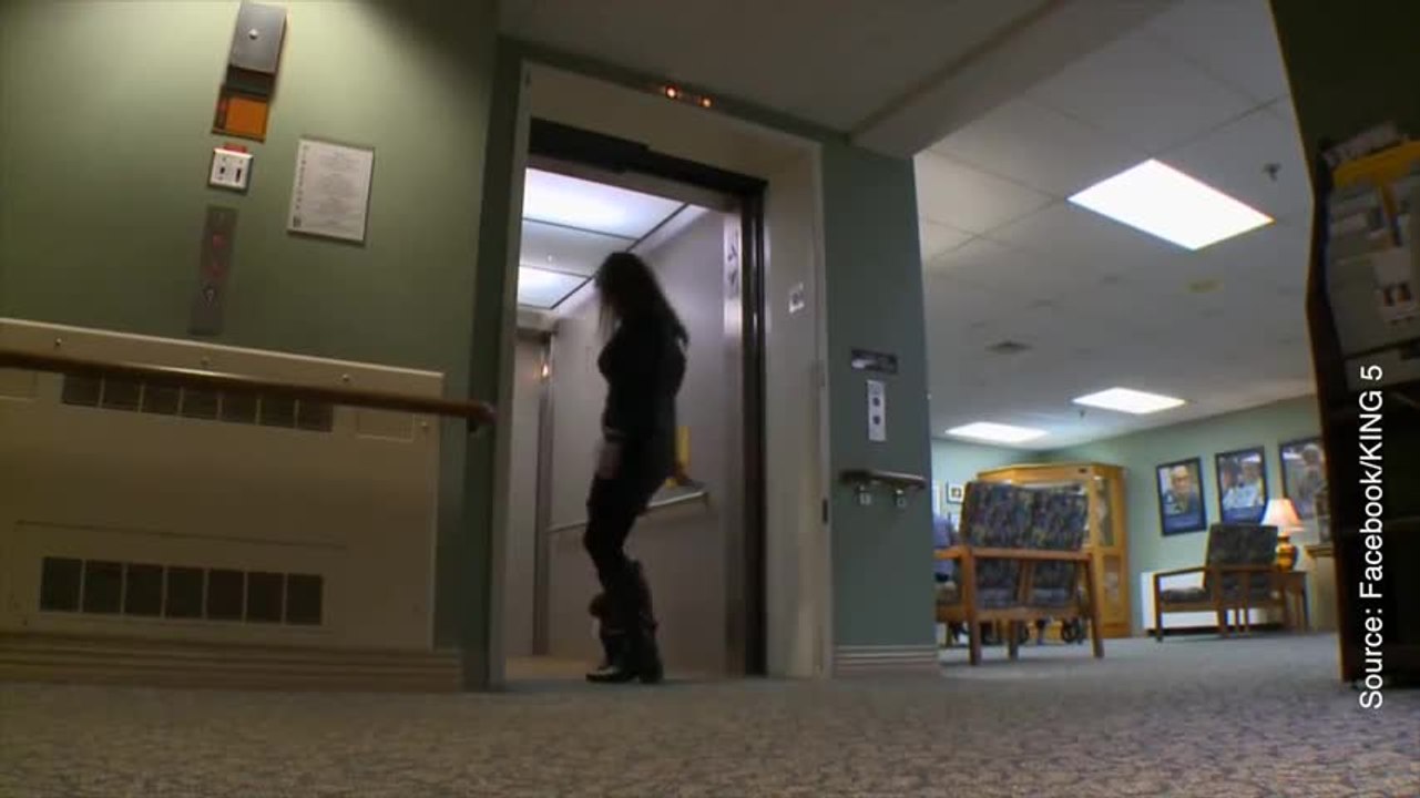 Nala est la star de cette maison de retraite !