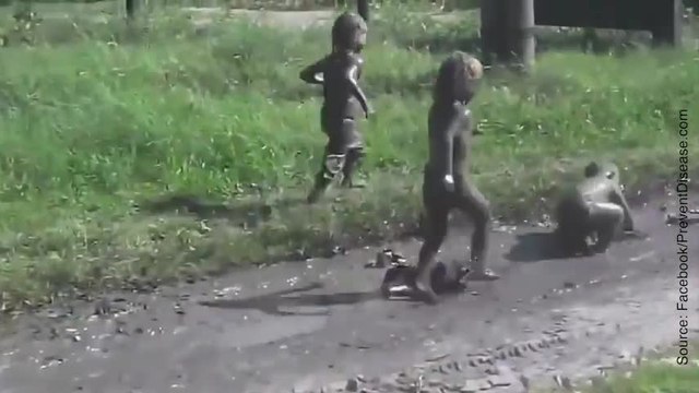 Ces enfants vont avoir besoin d'un bon bain !