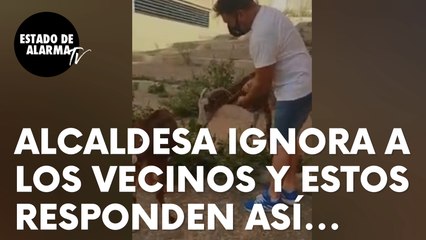 La alcaldesa de Alcalá de Guadaíra, en Sevilla, ignora sus funciones y los vecinos responden así...