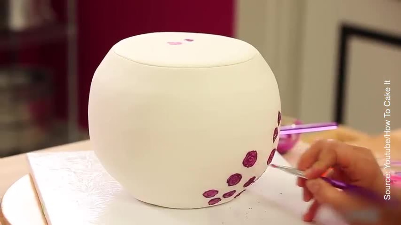 Gateau waouh décor pate a sucre