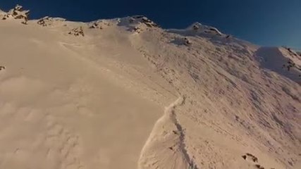 Il échappe de justesse à une avalanche