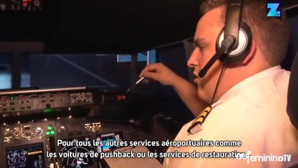 Tobias plane dans sa cave... aux commandes d’un avion !