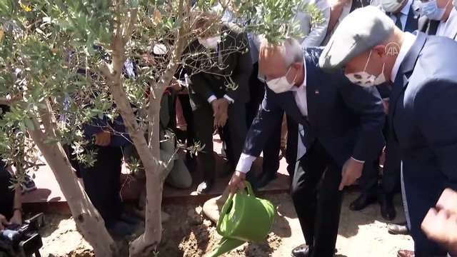 İZMİR - CHP Genel Başkanı Kılıçdaroğlu, açılış törenlerine katıldı, üreticilerle bir araya geldi