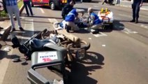 Motociclista tem fratura exposta após colisão com carro, em cruzamento controlado por semáforo, no Centro