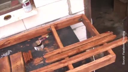 Il transforme une vieille baignoire en canapé !