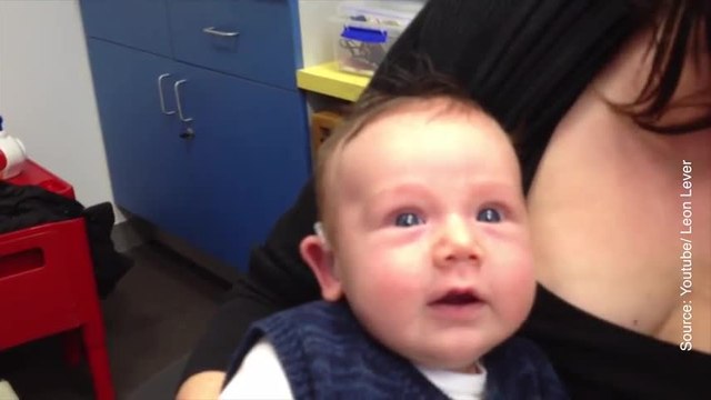 Ces bébés entendent la voix de leur maman pour la première fois