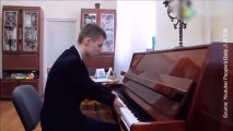 Cet homme n'a plus ses mains, mais il joue du piano divinement
