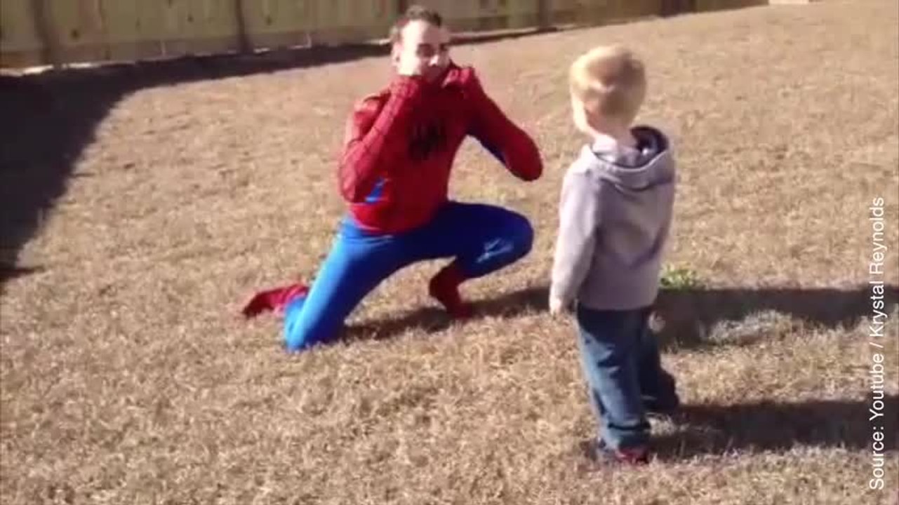 Quand Spider-Man rend visite à son plus grand fan