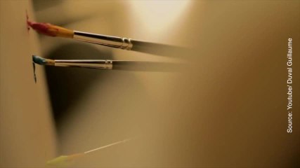 Ces femmes enceintes ont accroché des pinceaux sur leur ventre