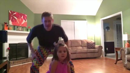 Ça c'est de la chorégraphie ! On envie cette petite fille !