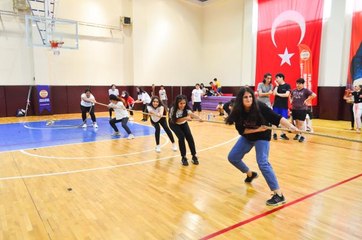 "Renkli" halat çekme şampiyonası